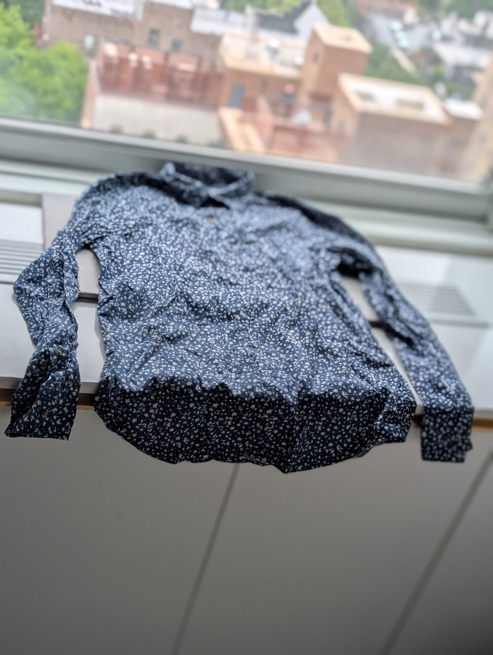Old Navy Women’s Button Up Shirt Small Navy Blue Floral